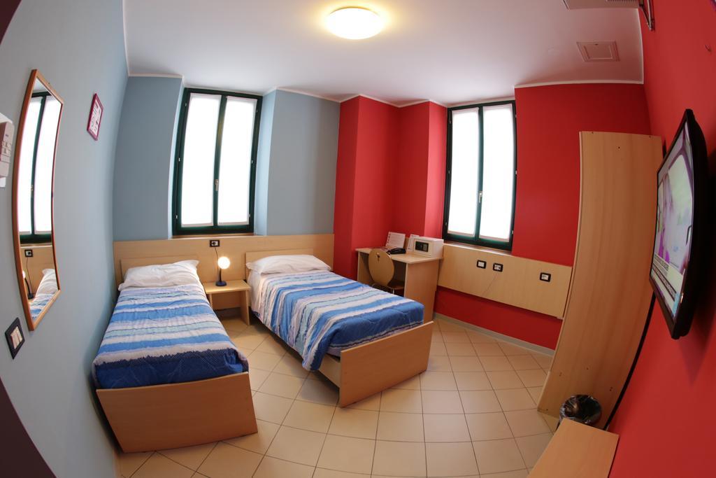 Central Hostel Bg Bergamo Pokój zdjęcie
